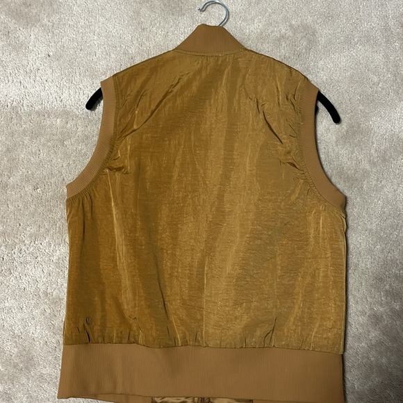 NWOT Lululemon Non-Stop Reversible bomber vest - Picture 2 of 4